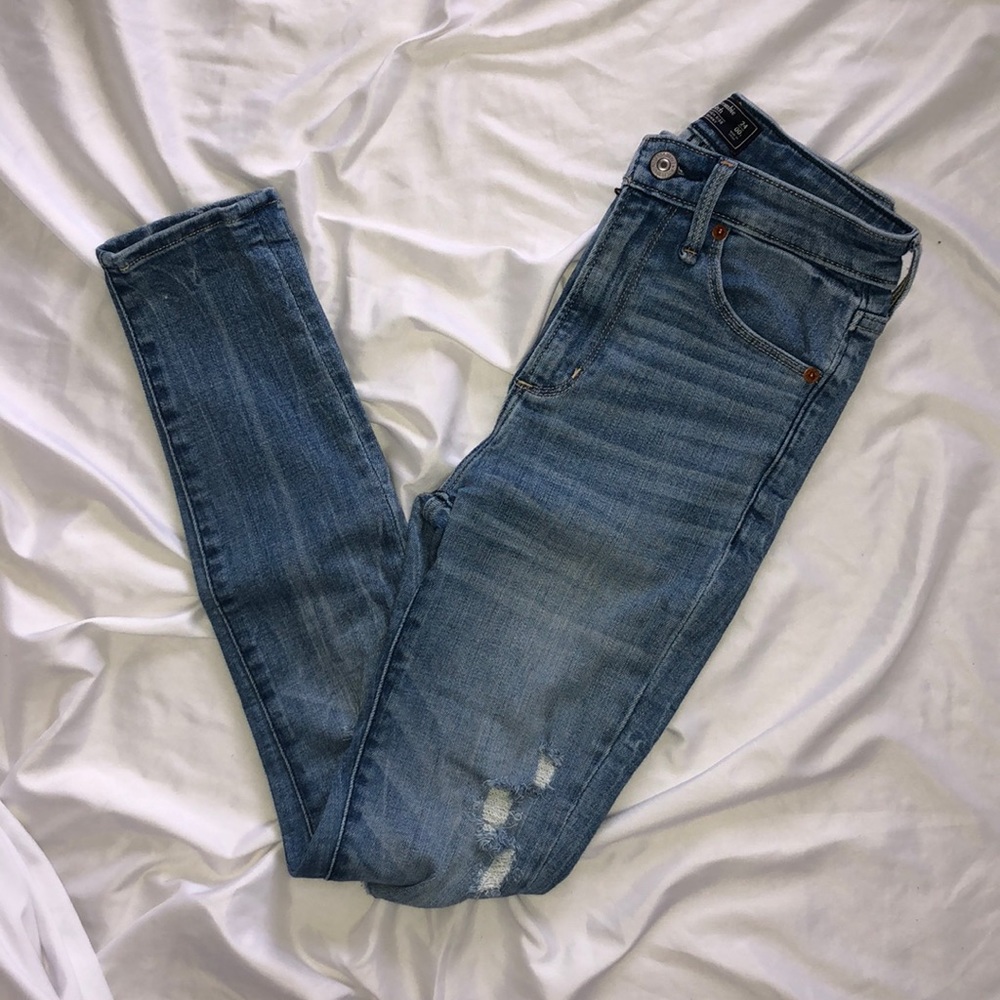 abercrombie ripped jeans